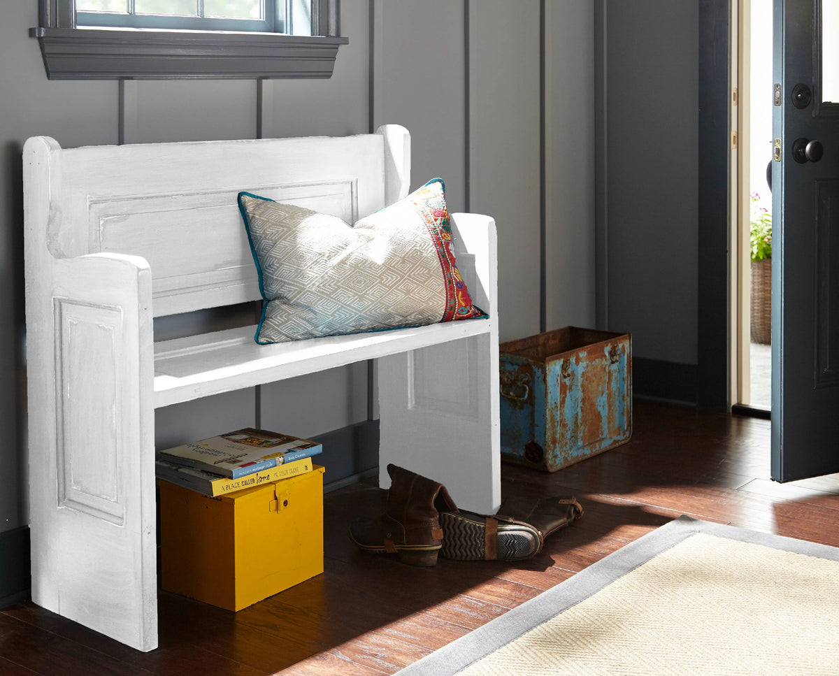 White Ultra Flat Interior Chalk Style Paint M43789