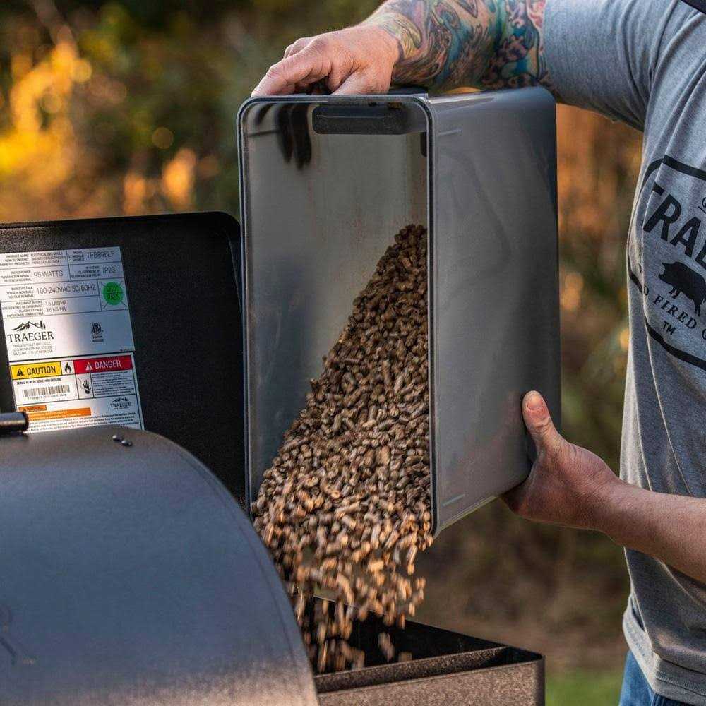 Pellet Bin & Lid R900