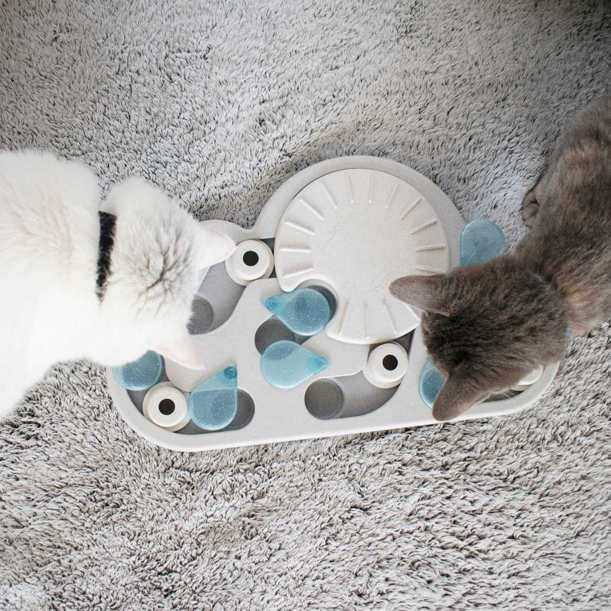 Rainy Day Puzzle & Play Cat Game M680