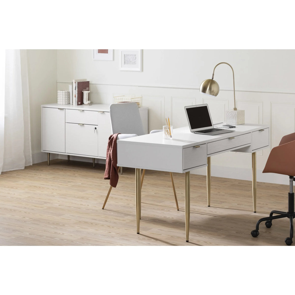 L-Shaped Desk P672